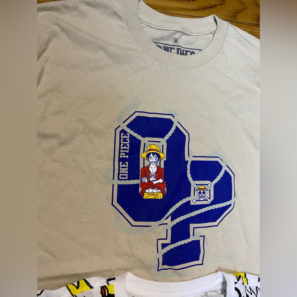 4 brand new T-shirts Bundle size M New! #10 - Picture 5 of 6